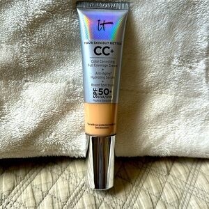 It cosmetics CC CREAM -  medium